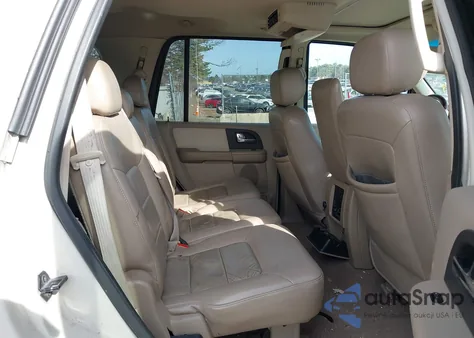 2005 Ford Expedition Limited from USA, damaged, VIN 1FMFU20595LB10181